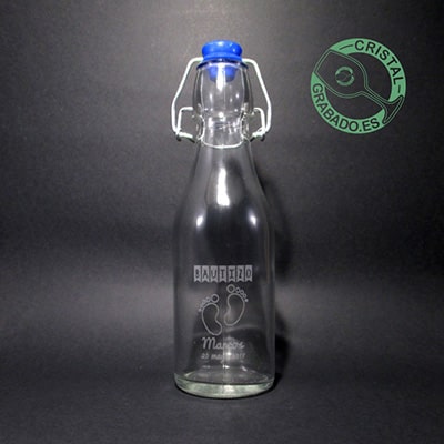 Botella de cristal personalizada con motivo de bautizo
